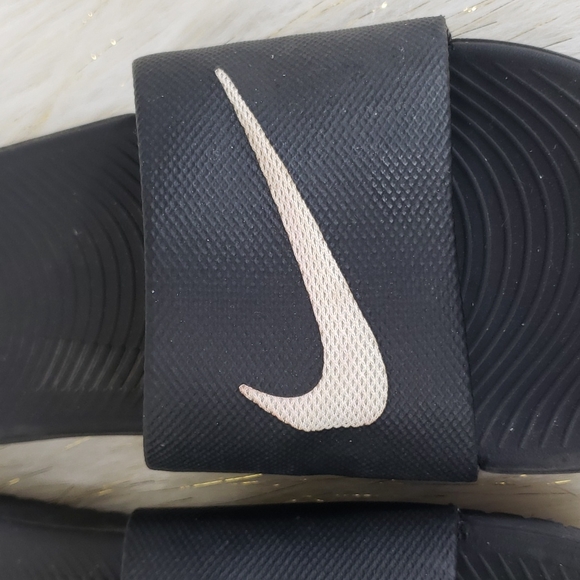 Nike Slide Ons - Picture 3 of 7
